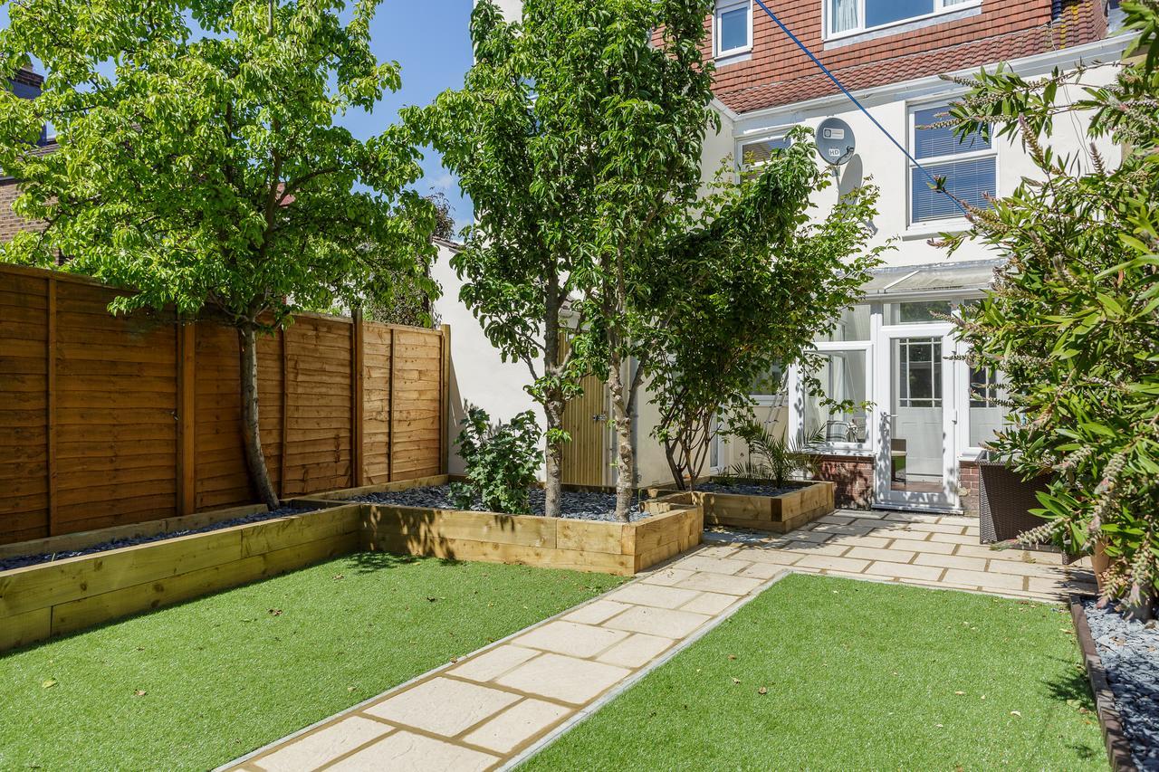 Stopover At Orchard Garden Apartment With Great Outdoor Space Портсмът Екстериор снимка