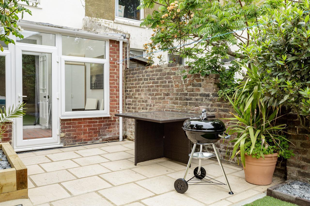 Stopover At Orchard Garden Apartment With Great Outdoor Space Портсмът Екстериор снимка